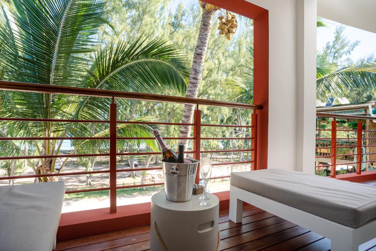 Blue Coral Beachfront Penthouse Flic-en-Flacq Εξωτερικό φωτογραφία