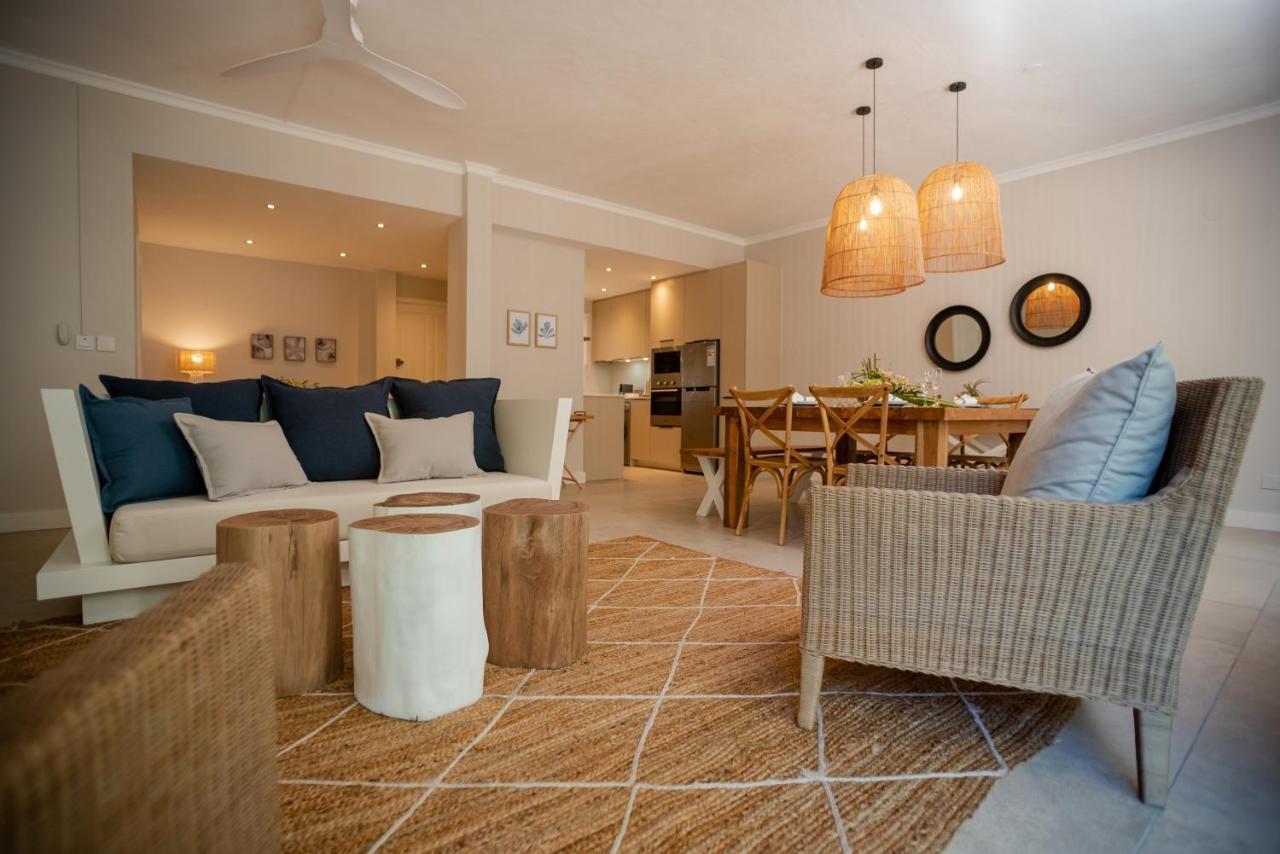 Blue Coral Beachfront Penthouse Flic-en-Flacq Εξωτερικό φωτογραφία