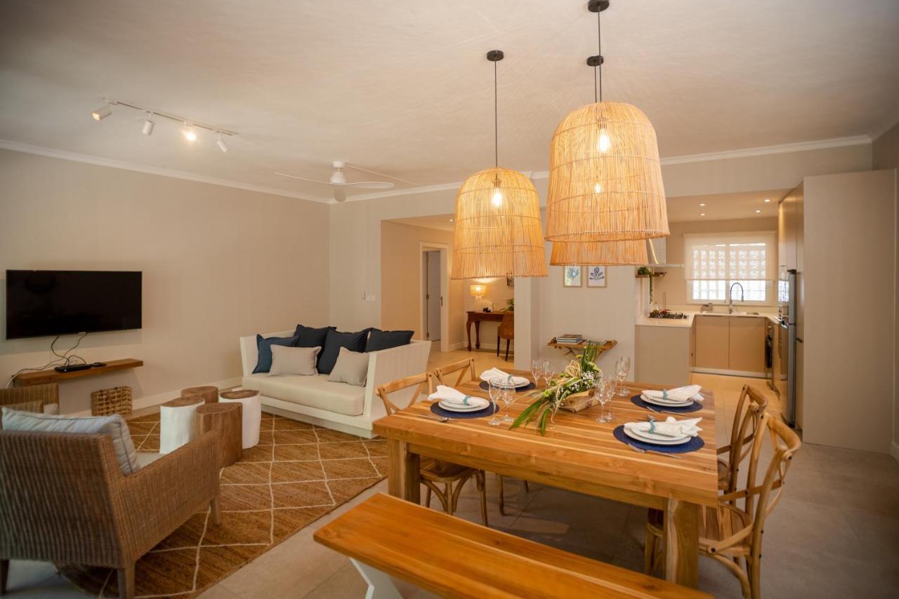 Blue Coral Beachfront Penthouse Flic-en-Flacq Εξωτερικό φωτογραφία